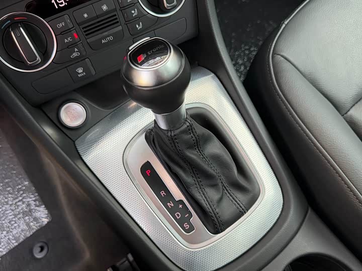 Audi Q3 2017 30 TFSI — фото 21