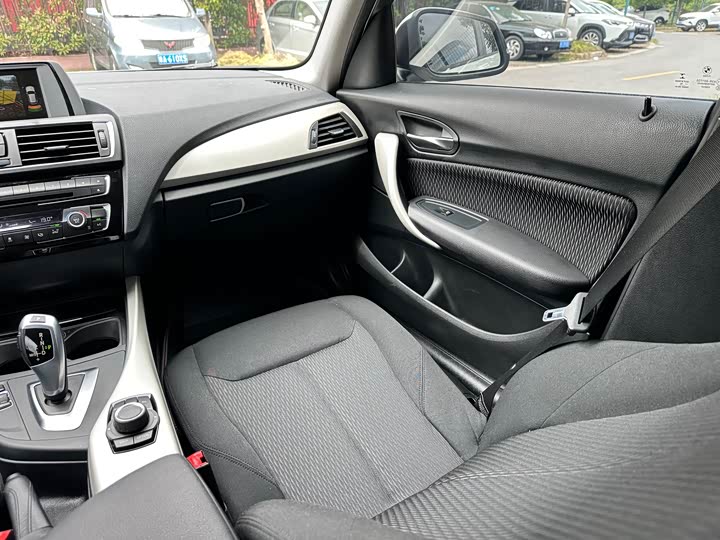 BMW 1-Series 2016 120i — фото 15