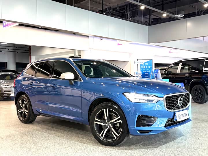 Volvo XC60 2018 T 5 4 WD — фото 3