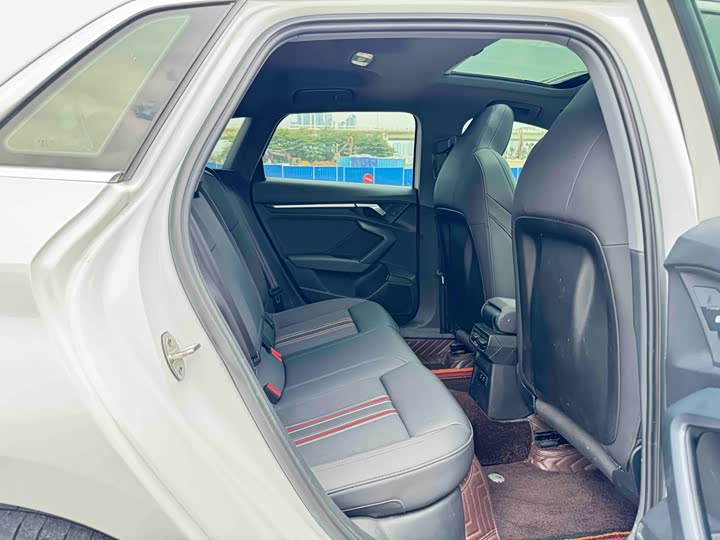 Audi A3 2023 Sportback 35 TFSI Sport — фото 11