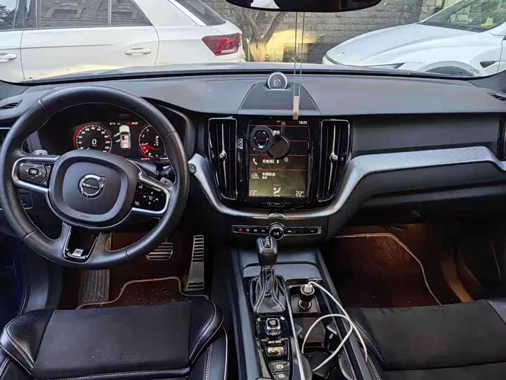 Volvo XC60 2019 T 5 4 WD VI — фото 3
