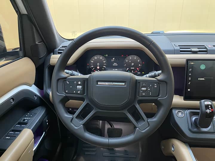 Land Rover Defender — фото 11