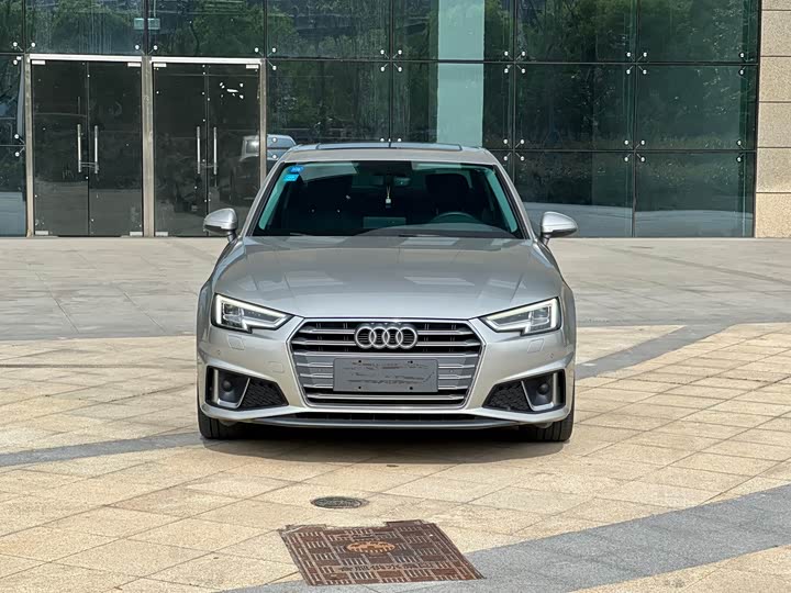 Audi A4L 2019 40 TFSI VI — фото 2