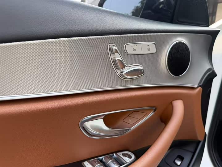 Mercedes-Benz E-Class 2017 E 200 Sport 4 MATIC — фото 9