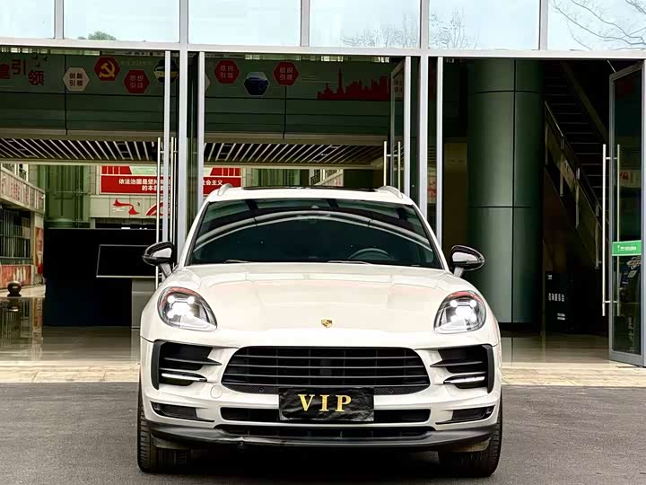 Porsche Macan 2018 Macan 2.0 T — фото 2
