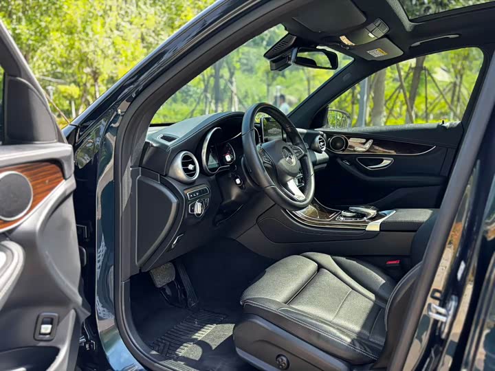 Mercedes-Benz GLC 2019 GLC 260 4 MATIC Luxury — фото 4
