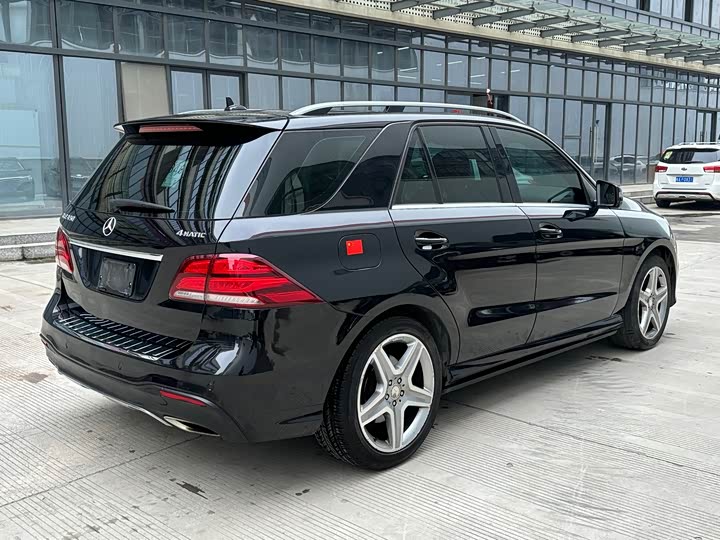 Mercedes-Benz GLE 2015 GLE 400 4 MATIC — фото 4
