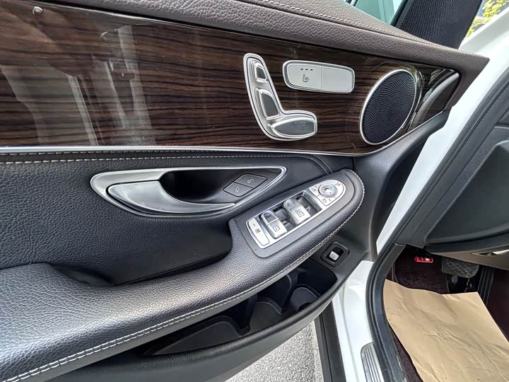 Mercedes-Benz GLC 260 4MATIC динамик — фото 10