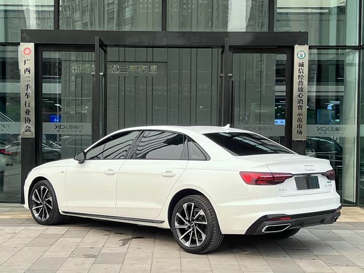 Audi A4L 2023 40 TFSI — фото 4