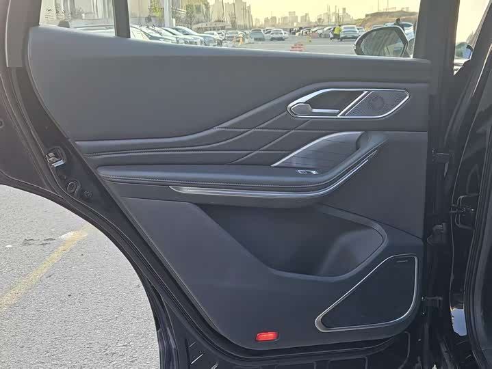 Hongqi HS7 PHEV 2024 2.0 T PHEV 4 WD 6 — фото 13