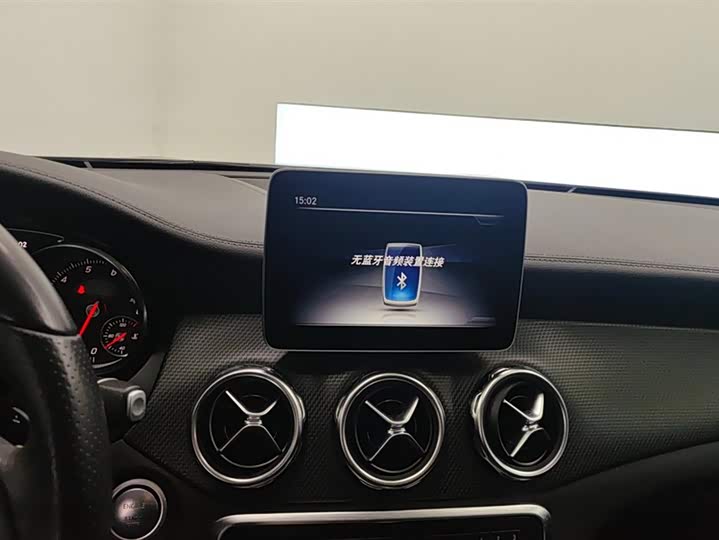 Mercedes-Benz GLA 2018 GLA 200 — фото 13
