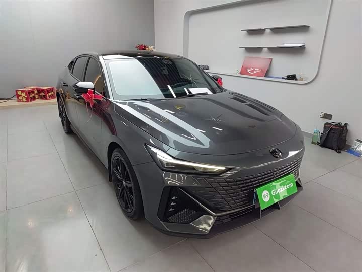 Changan UNI-V 2022 1.5 T Premium — фото 22