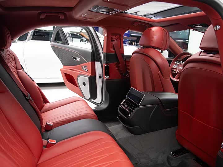 Bentley Flying Spur — фото 11