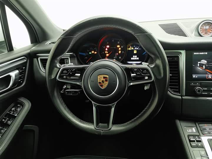 Porsche Macan 2017 Macan 2.0 T — фото 11