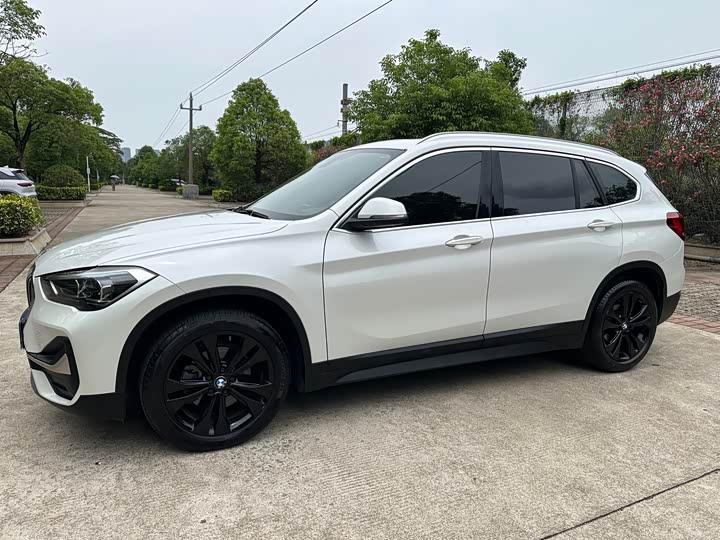 BMW X1 2021 s Drive 20 Li — фото 6