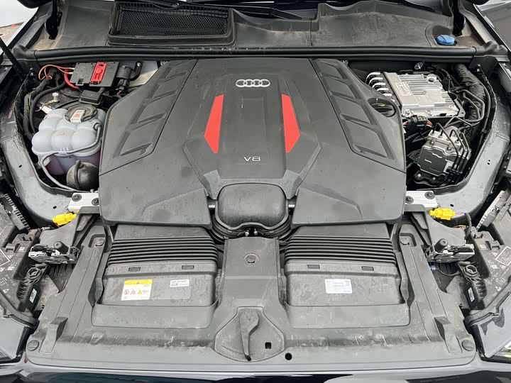 Audi SQ7 2024 4.0 TFSI — фото 9