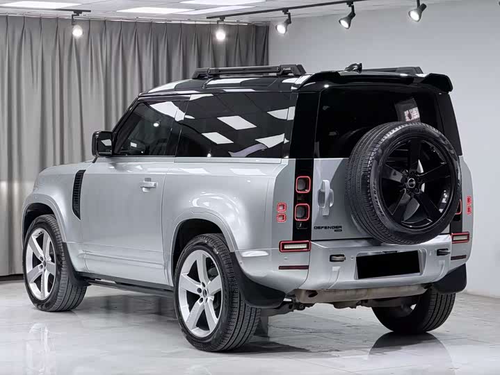 Land Rover Defender — фото 13