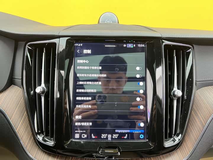 Volvo XC60 2022 B 5 4 WD — фото 17