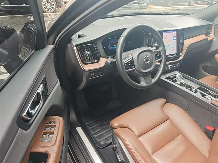 Volvo XC60 Hybrid 2022 T 8 PHEV 4 WD — фото 16
