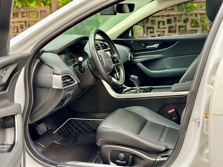 Jaguar XEL 2020 2.0 T 200 PS S — фото 11