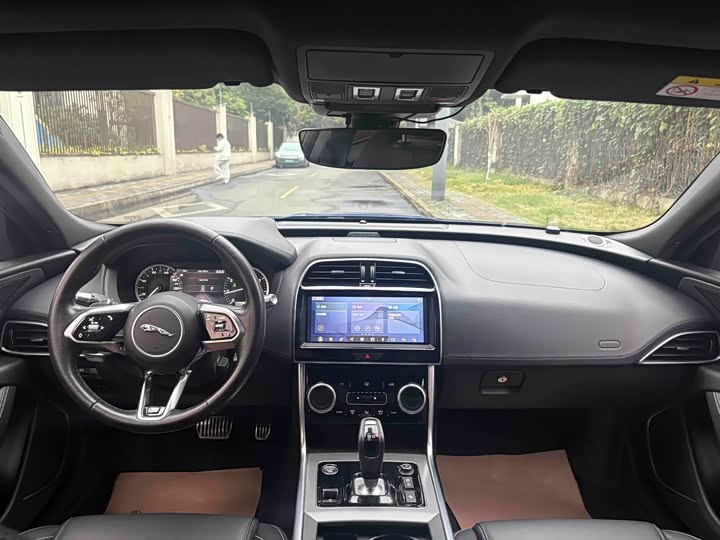Jaguar XEL 2020 2.0 T 200 PS R-DYNAMIC S — фото 14