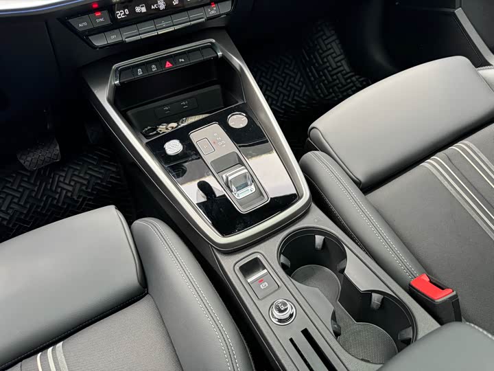 Audi A3 2024 A 3 L Limousine 35 TFSI Sport — фото 18