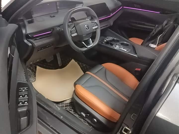 Changan UNI-V 2024 1.5 T Sport — фото 16