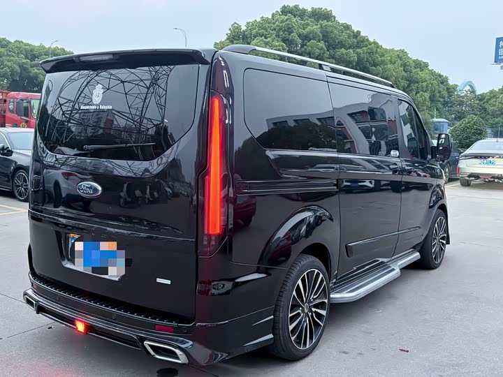 Ford Tourneo — фото 4