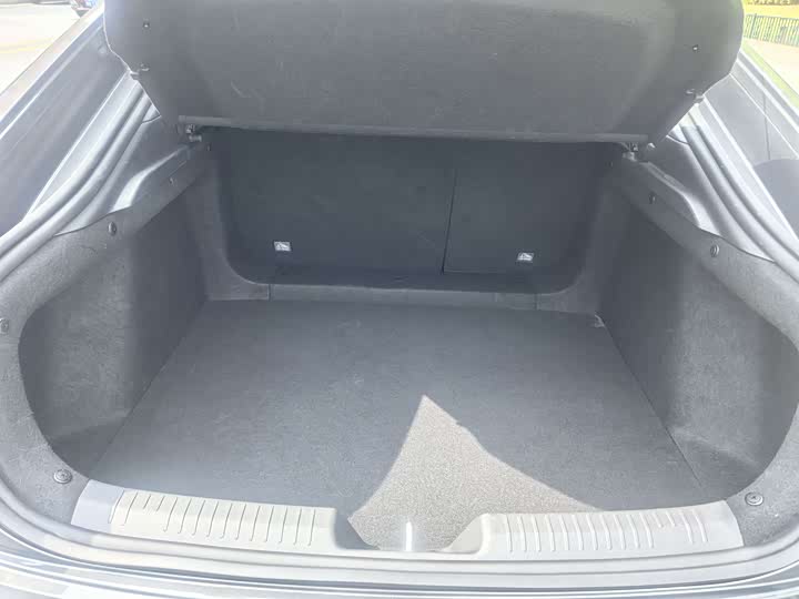 Changan UNI-V 2023 1.5 T Premium — фото 18