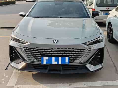 Changan UNI-V 2023 1.5 T Premium — фото 10