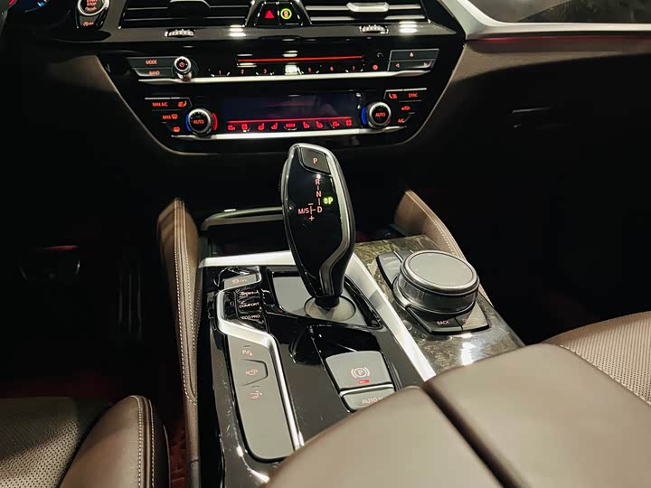 BMW 6-Series 2018 640i x Drive M — фото 9