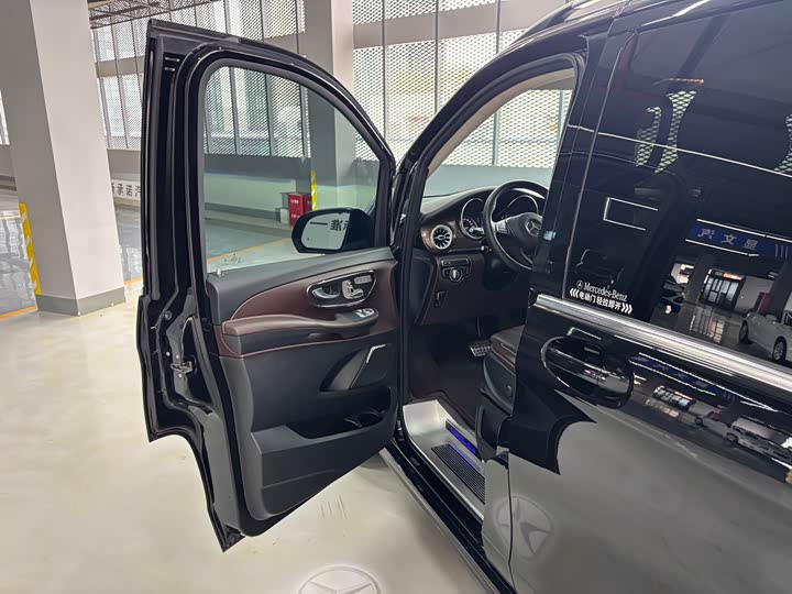 Mercedes-Benz V-Class 2022 V 260 L — фото 9