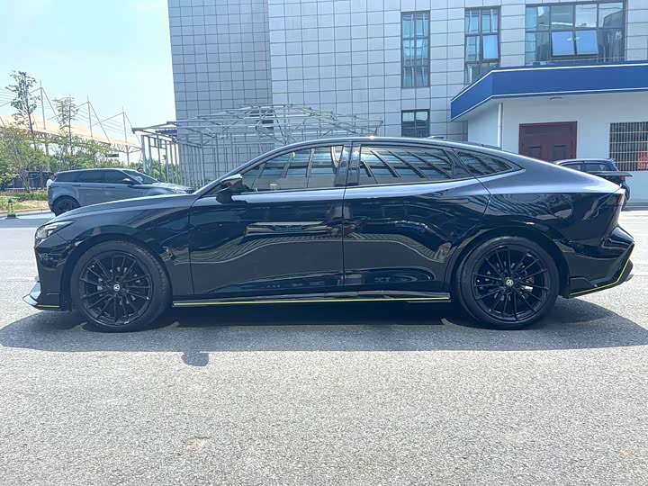 Changan UNI-V 2022 1.5 T — фото 7
