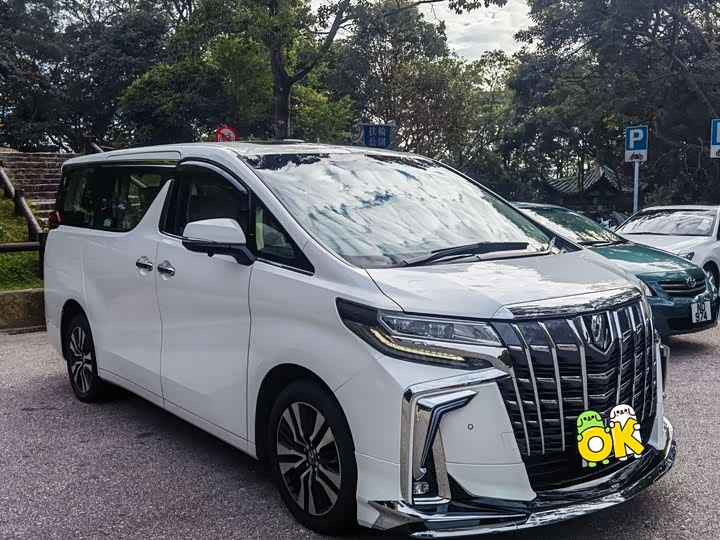Toyota Alphard — фото 2
