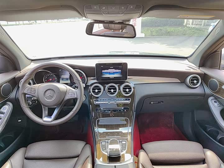 Mercedes-Benz GLC 2017 GLC 260 4 MATIC Luxury — фото 6