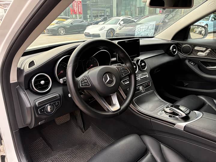 Mercedes-Benz C-Class 2018 C 200 L — фото 10