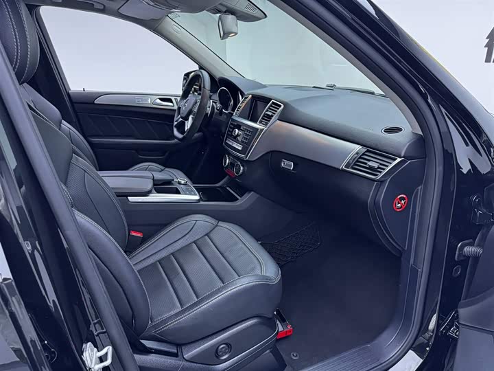 Mercedes-Benz M-Class 2015 AMG ML 63 — фото 20