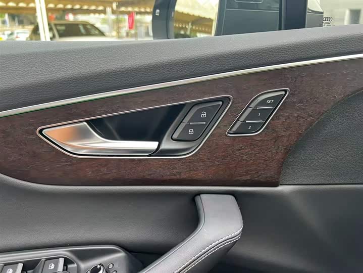 Audi Q7 2025 55 TFSI quattro S line Sport — фото 11
