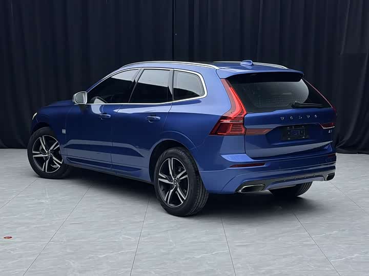 Volvo XC60 2018 T 5 4 WD — фото 18