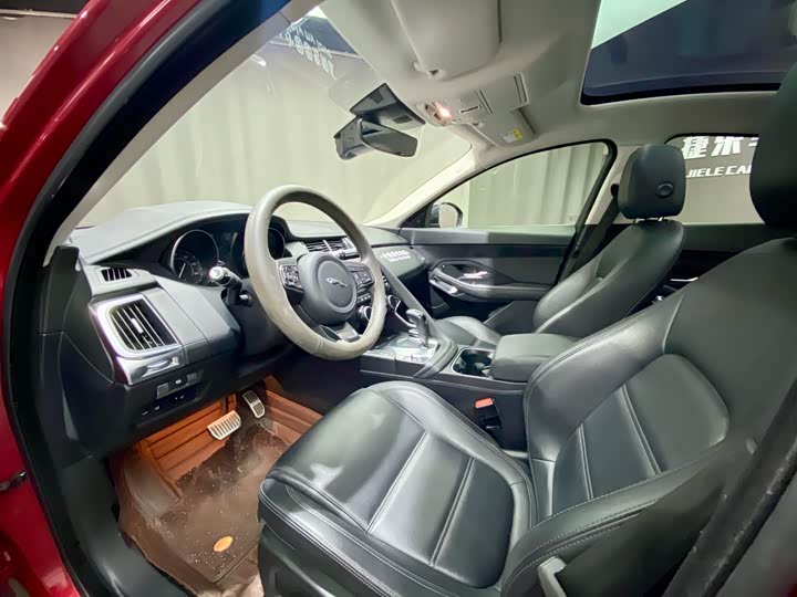 Jaguar E-PACE 2018 P 200 S V — фото 9