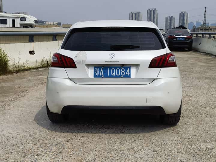 Peugeot 308 S 2015 1.6 T AT — фото 13