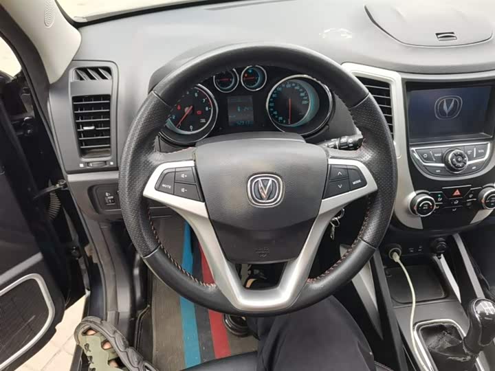 Changan CS35 2015 1.6 L MTLuxury V — фото 11