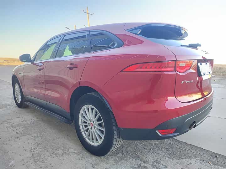 Jaguar F-PACE 2016 2.0 T 2 WD — фото 4
