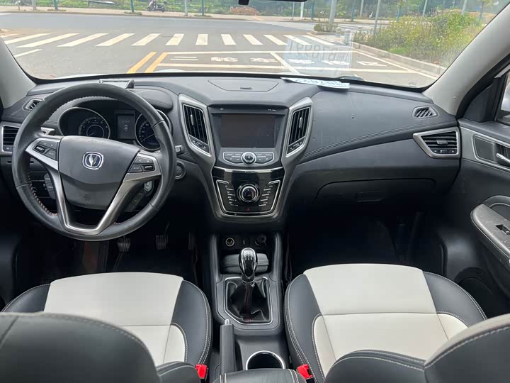 Changan CS35 2017 1.6 L MTLuxury — фото 5