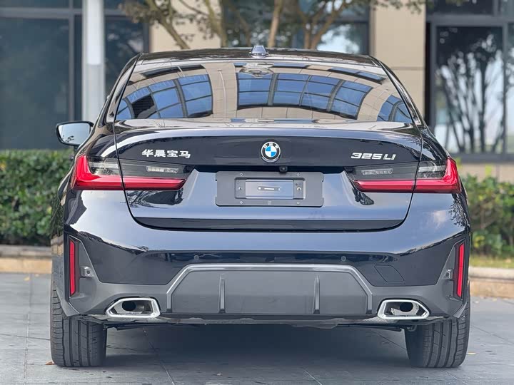BMW 3-Series 2024 325 Li M — фото 11