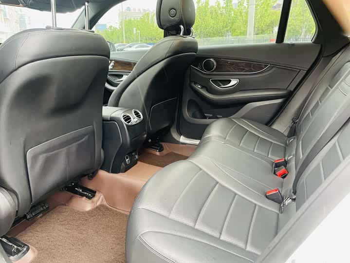 Mercedes-Benz GLC 2019 GLC 260 4 MATIC — фото 5
