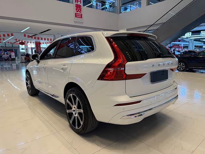 Volvo XC60 2024 B 5 4 WD — фото 5