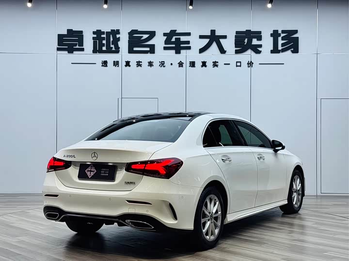 Mercedes-Benz A-Class 2022 A 200 L — фото 7