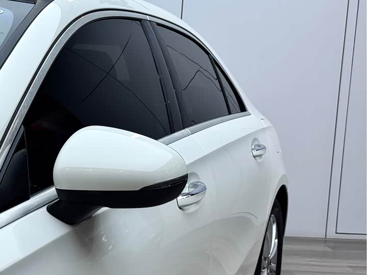 Mercedes-Benz A-Class 2022 A 200 L — фото 24