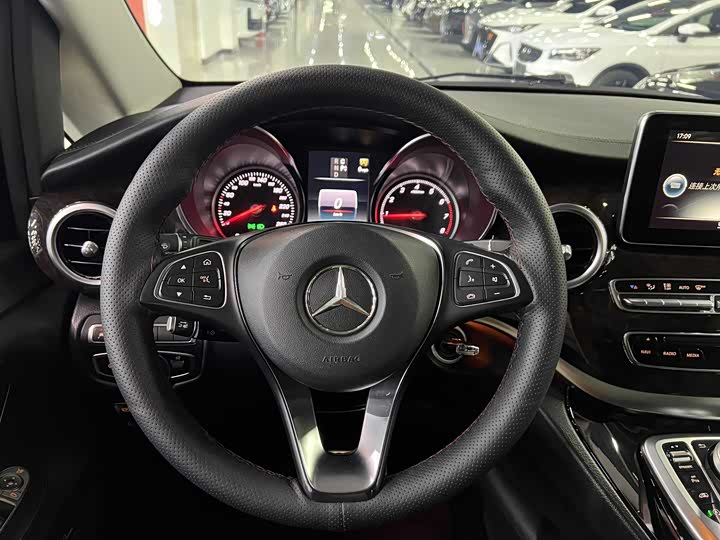 Mercedes-Benz V-Class 2017 V 260 L — фото 5